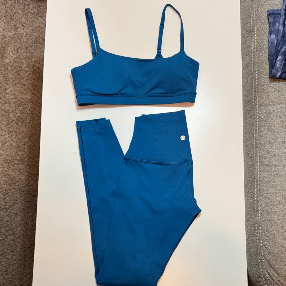 CRZ YOGA Blue Sports Bra and Leggings Set